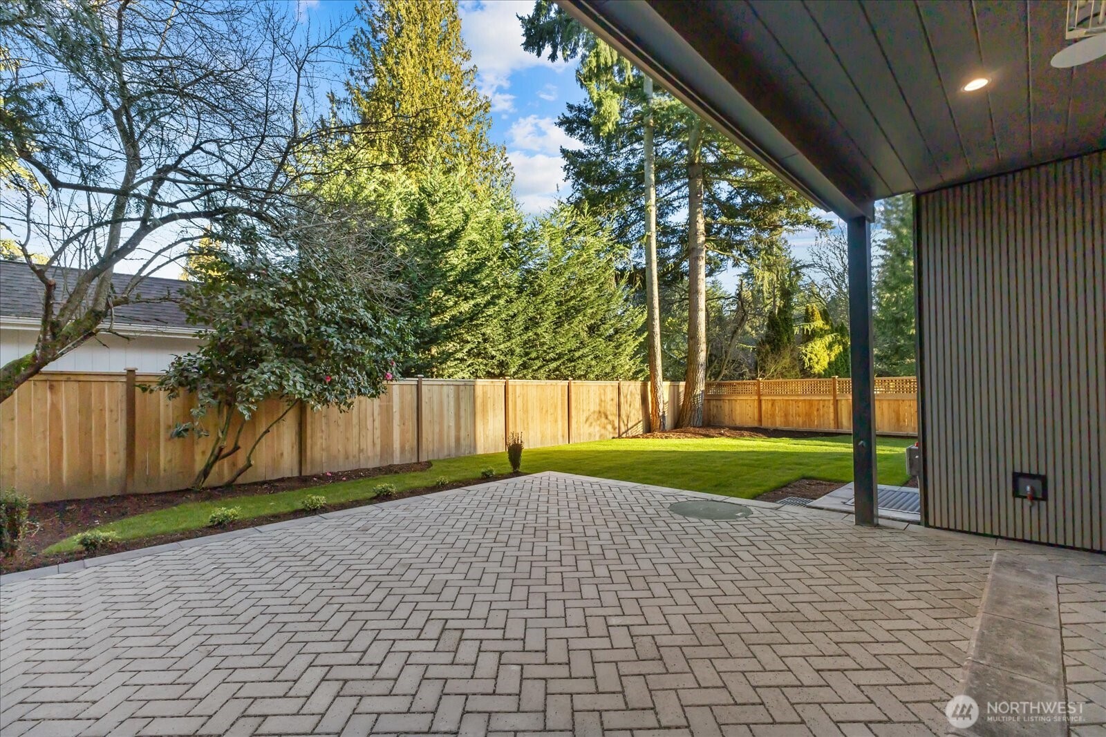 Bellevue, Washington, 98004, United States, 5 Bedrooms Bedrooms, ,5 BathroomsBathrooms,Residential,Active,2017452
