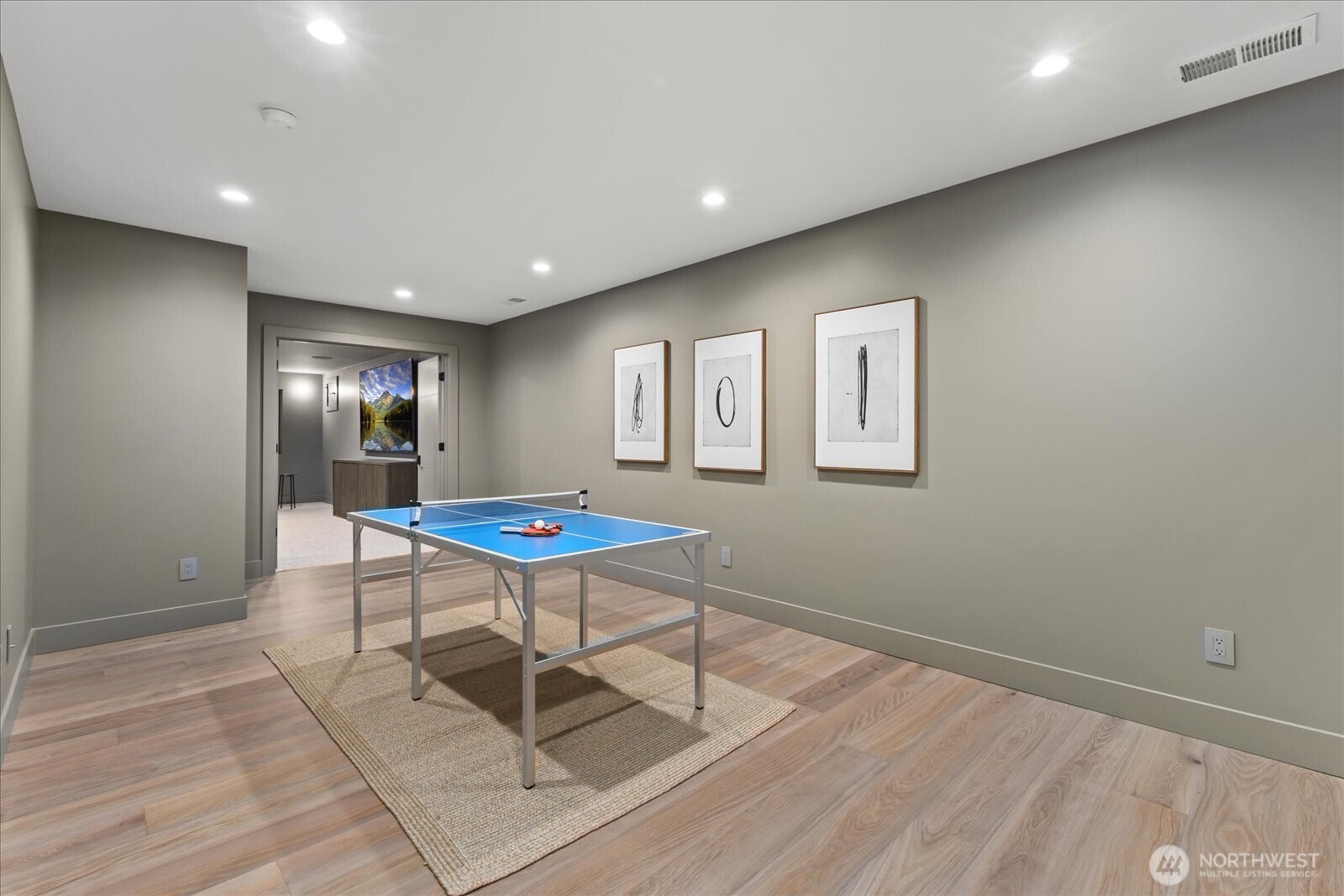 Bellevue, Washington, 98004, United States, 5 Bedrooms Bedrooms, ,5 BathroomsBathrooms,Residential,Active,2017452