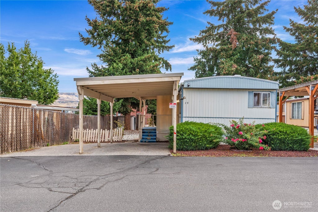 Photo of 1311 Maple Street #29, Wenatchee, WA 98801 (MLS # 2588663)