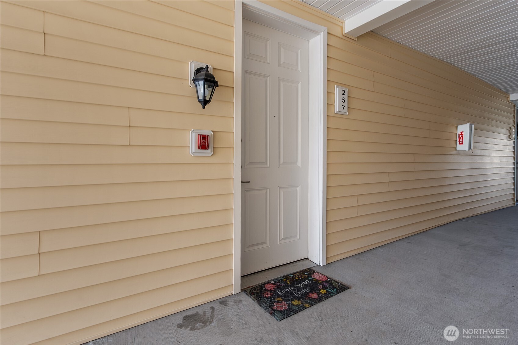 10113 186th Street E 257