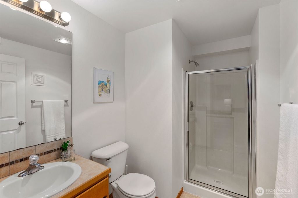 Photo of 12047 33rd Avenue NE #B, Seattle, WA 98125 (MLS # 2426198)