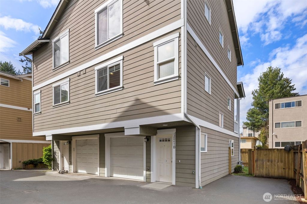 Photo of 12047 33rd Avenue NE #B, Seattle, WA 98125 (MLS # 2426198)