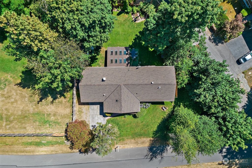 Photo of 4825 SW 310th Street, Federal Way, WA 98023 (MLS # 2136830)