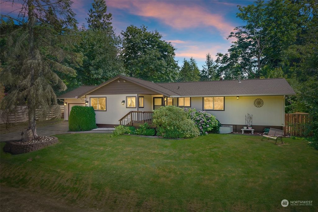 Photo of 4825 SW 310th Street, Federal Way, WA 98023 (MLS # 2136830)