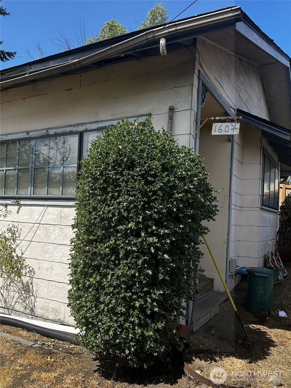 Photo of 1604 NW 70th Street St, Seattle, WA 98117 (MLS # 2419724)