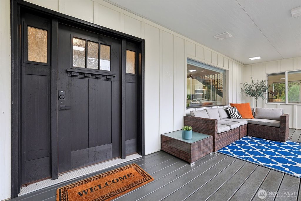 Photo of 18725 NE 128th Way, Redmond, WA 98052 (MLS # 2475078)