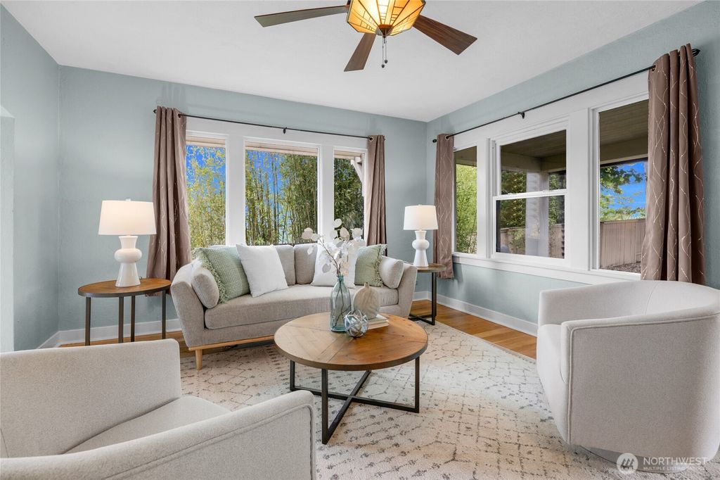 Photo of 1814 SW 347th Place, Federal Way, WA 98023 (MLS # 2387835)