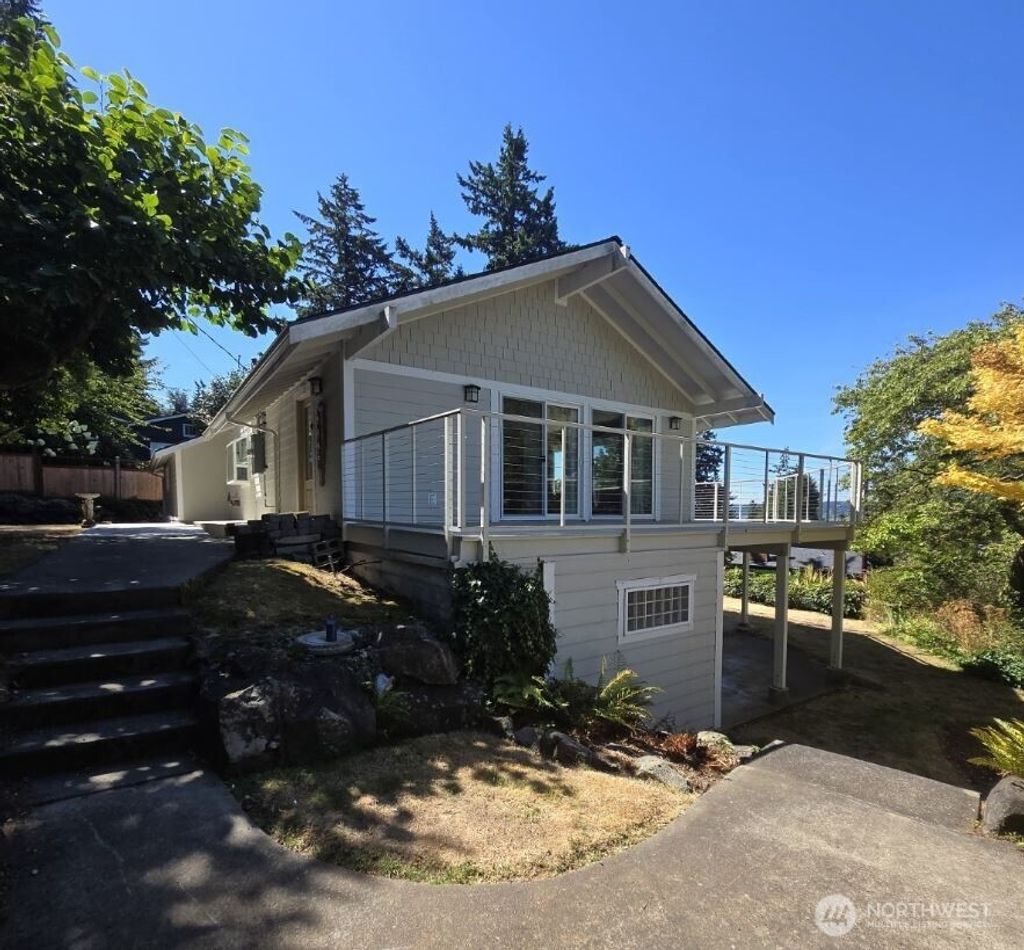 Photo of 16756 Maplewild Avenue SW, Burien, WA 98166 (MLS # 2424314)