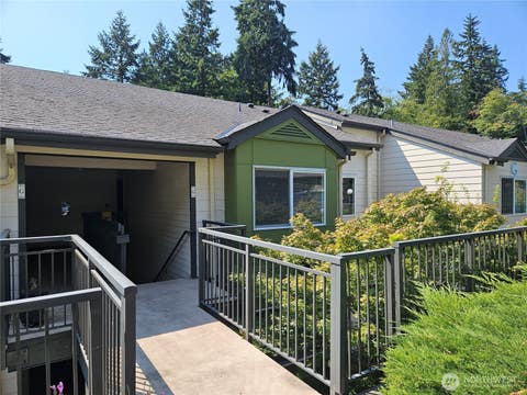 Photo of 31500 33rd Place SW #G202, Federal Way, WA 98023 (MLS # 2498857)