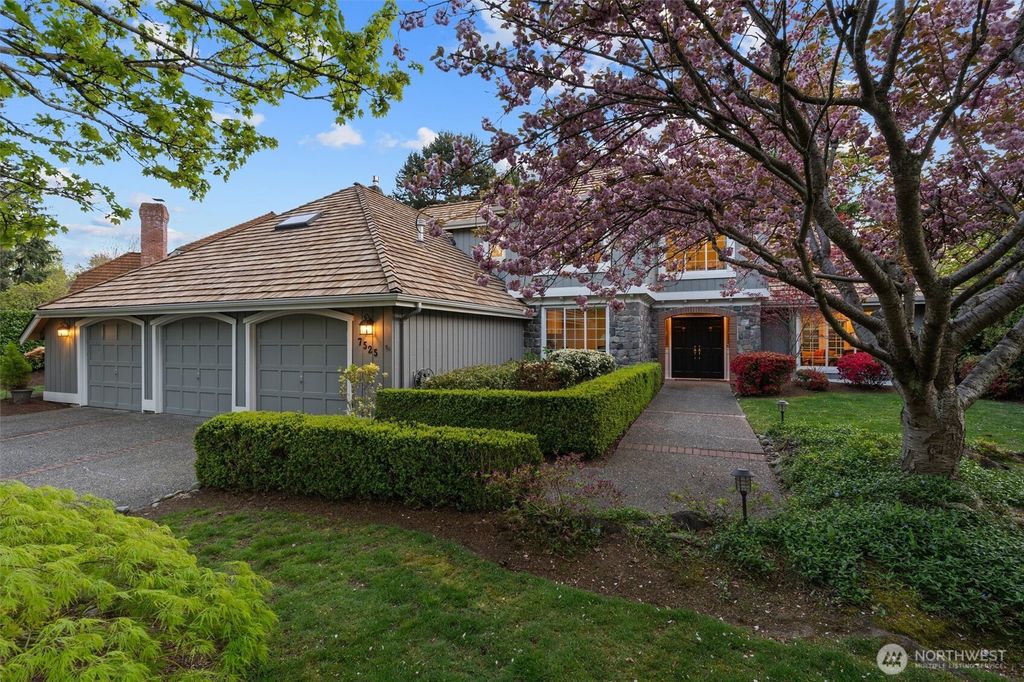 Photo of 7525 81st Place SE, Mercer Island, WA 98040 (MLS # 2362642)