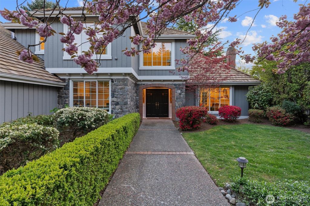 Photo of 7525 81st Place SE, Mercer Island, WA 98040 (MLS # 2362642)