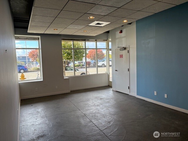 6044 Seaview Avenue NW 102