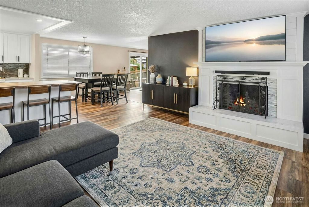 Photo of 11901 32nd Drive SE, Everett, WA 98208 (MLS # 2498355)