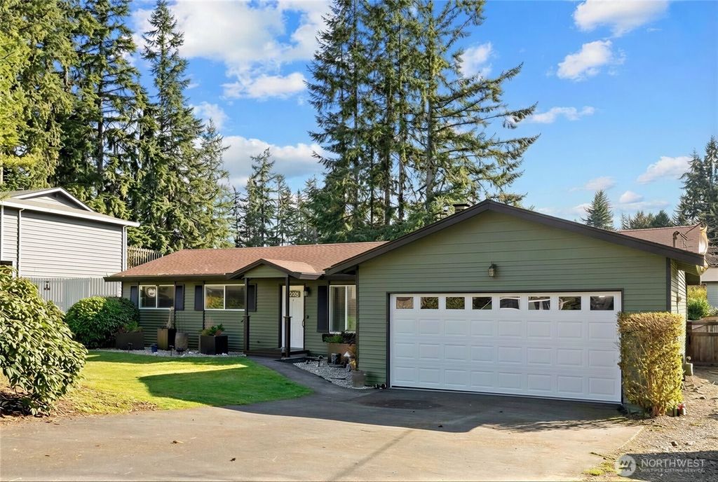 Photo of 11901 32nd Drive SE, Everett, WA 98208 (MLS # 2498355)
