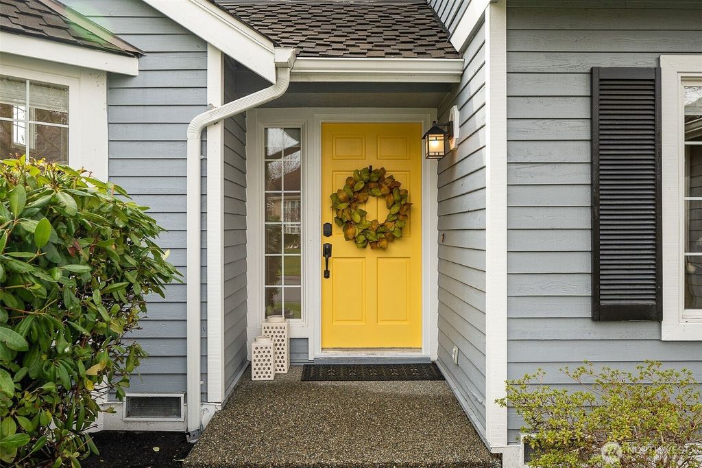 Photo of 2439 235th Avenue NE, Sammamish, WA 98074 (MLS # 2345508)