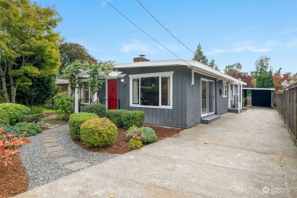 Photo of 5325 S Kenyon Street, Seattle, WA 98118 (MLS # 2171873)