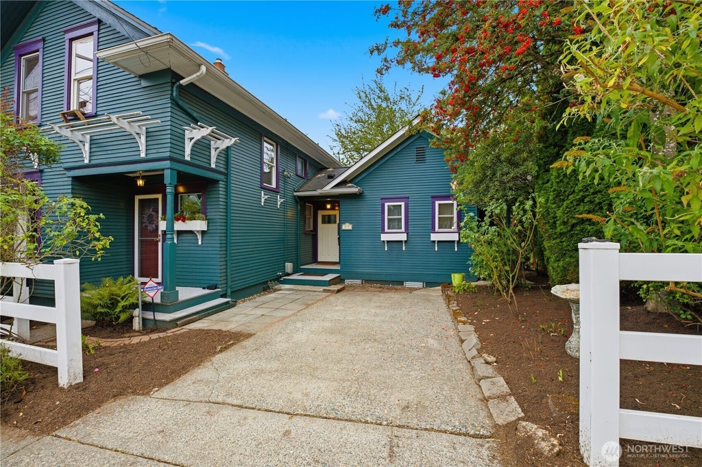 Photo of 919 20th Avenue S, Seattle, WA 98144 (MLS # 2573883)