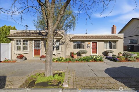 Photo of 231 Main St St, Waitsburg, WA 99361 (MLS # 2498909)