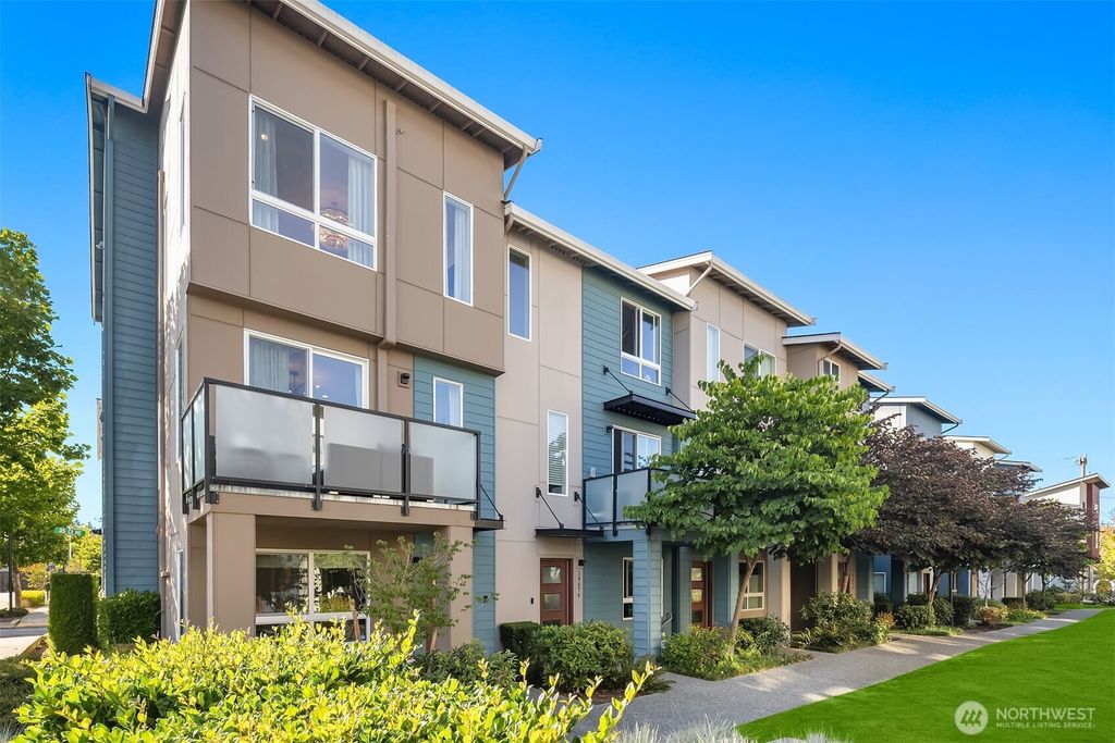 Photo of 14646 35th Court NE, Lake Forest Park, WA 98155 (MLS # 2434061)