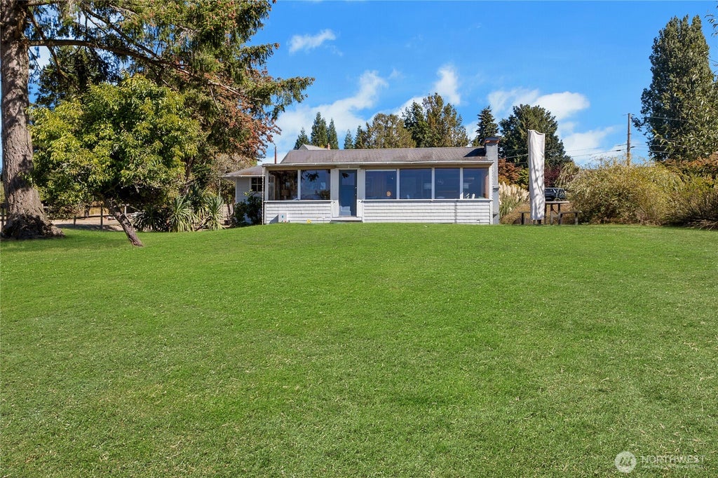Photo of 25815 Stuckey Avenue SW, Vashon, WA 98070 (MLS # 2586555)
