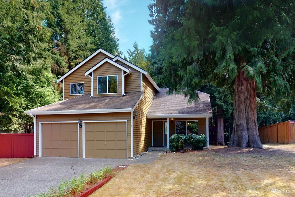 Photo of 22125 NE 13th Place, Sammamish, WA 98074 (MLS # 1988630)