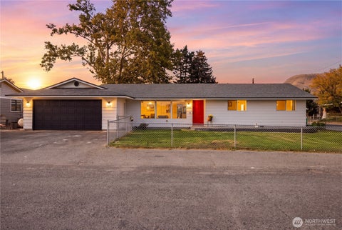 Photo of 501 1st Street S, Brewster, WA 98812 (MLS # 2593036)