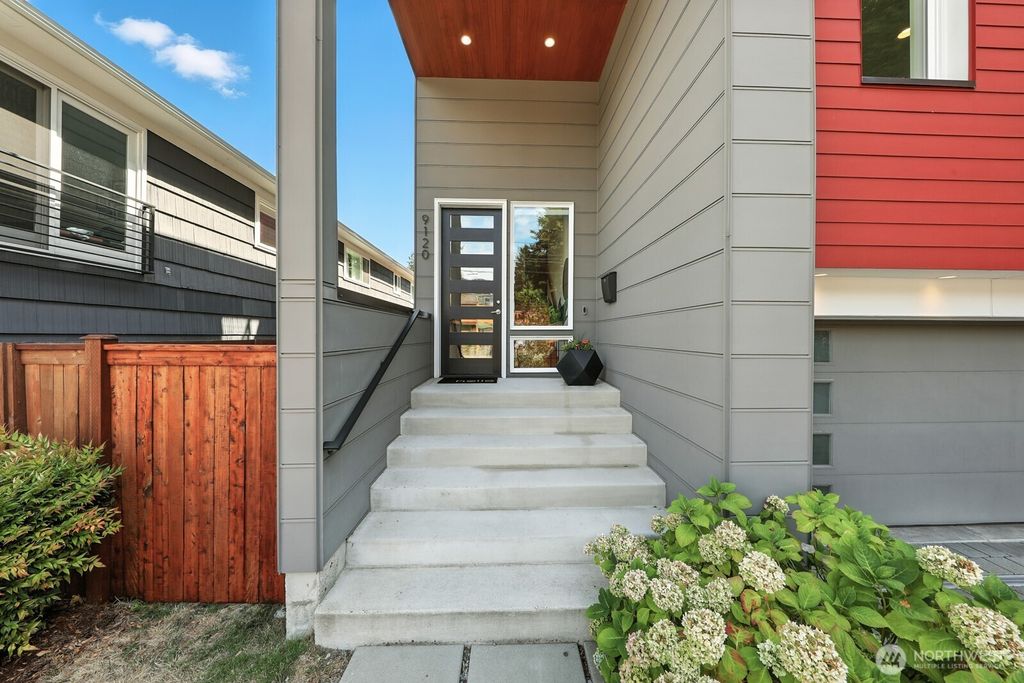 Photo of 9120 38th Avenue NE, Seattle, WA 98115 (MLS # 2436549)