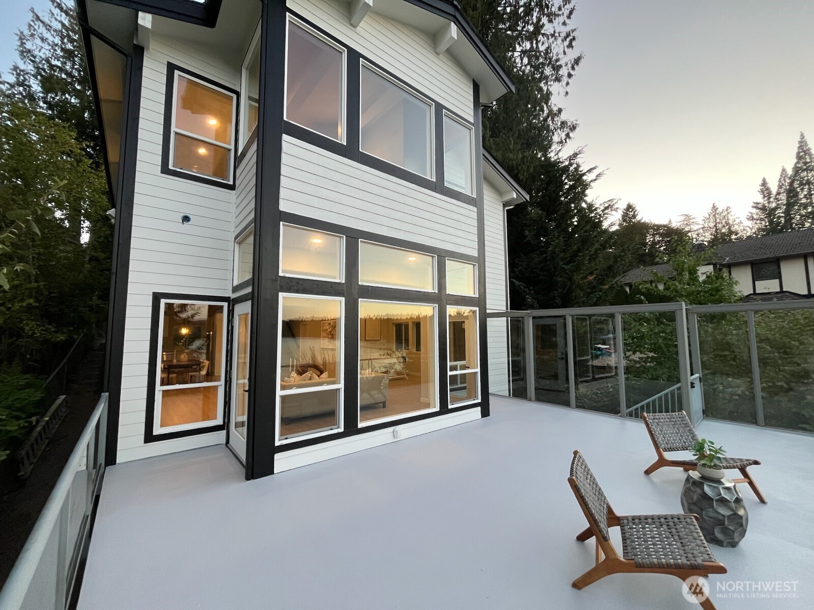 18360 W Lake Desire Drive