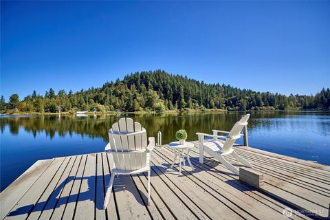 18360 W Lake Desire Drive Renton WA 98058