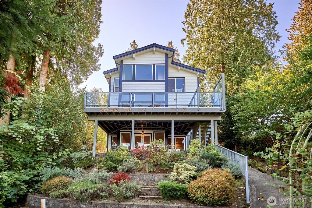 Photo of 18360 W Lake Desire Drive, Renton, WA 98058 (MLS # 2431467)