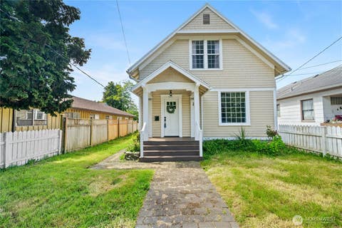 Photo of 626 Eklund Avenue, Hoquiam, WA 98550 (MLS # 2492096)