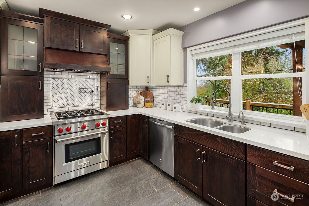 Photo of 6400 SE 24th Street, Mercer Island, WA 98040 (MLS # 2199469)