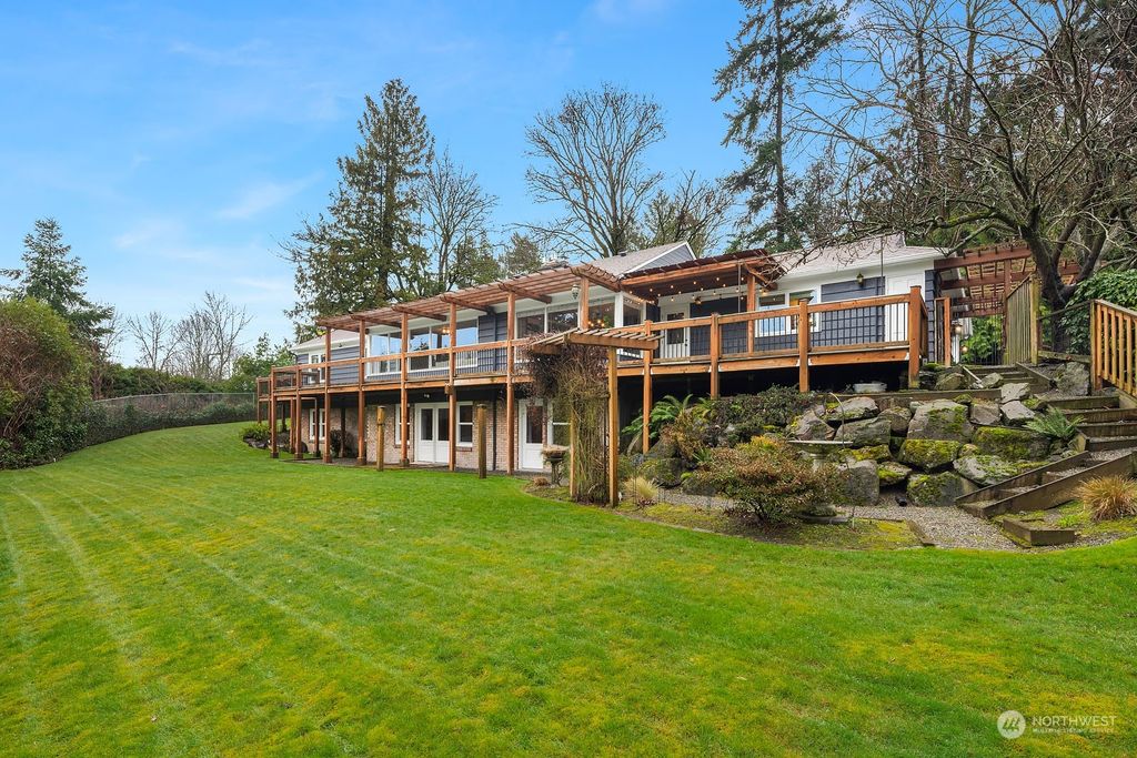 Photo of 6400 SE 24th Street, Mercer Island, WA 98040 (MLS # 2199469)