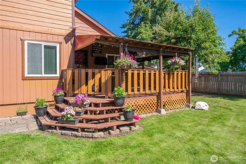 Photo of 928 127th Street Street Ct E, Tacoma, WA 98445 (MLS # 2544357)
