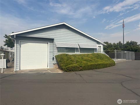 Photo of 1259 Jones Dr, Walla Walla, WA 99362 (MLS # 2572870)