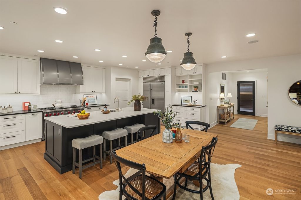 Photo of 8510 SE 82nd Street, Mercer Island, WA 98040 (MLS # 2295450)