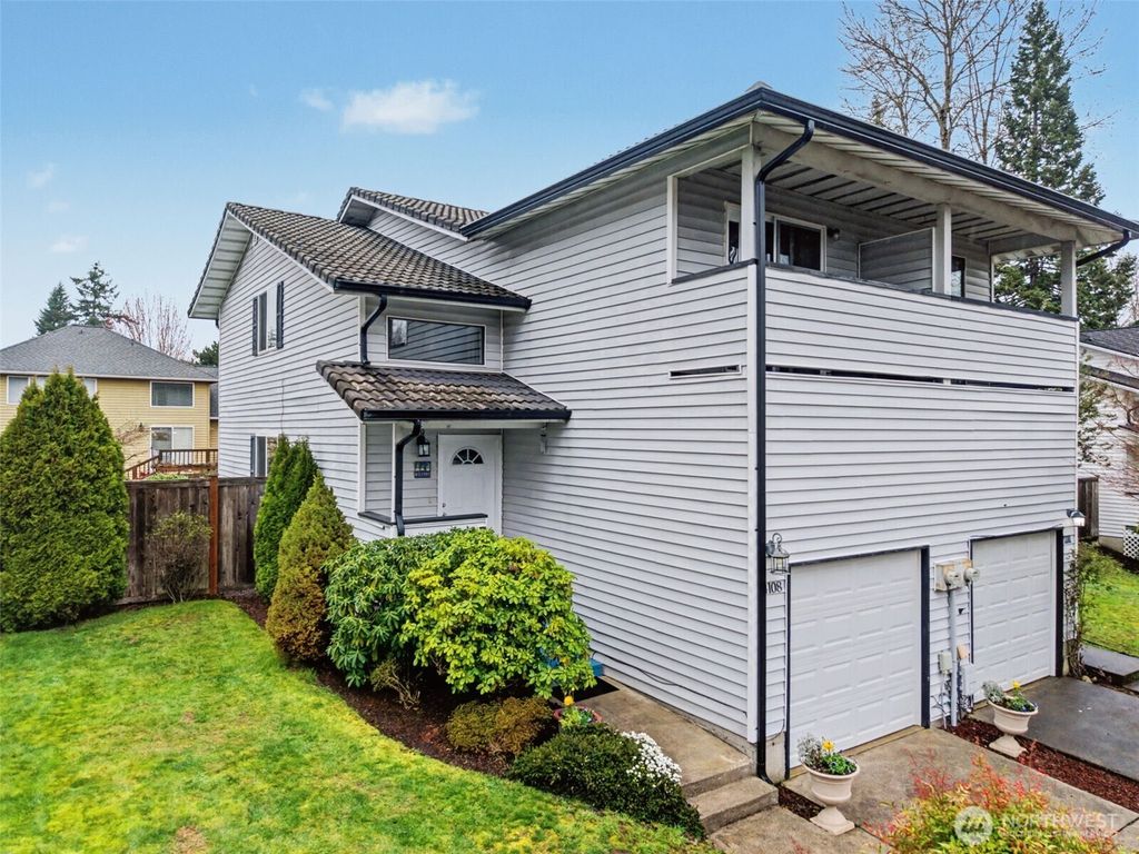 Photo of 4108 NE 6th Place #2A, Renton, WA 98059 (MLS # 2495696)