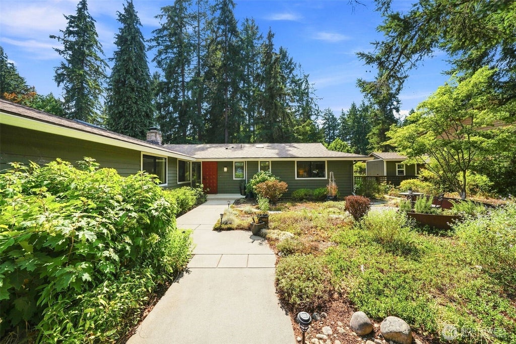 Photo of 16533 SE 149th Street, Renton, WA 98059 (MLS # 2569276)