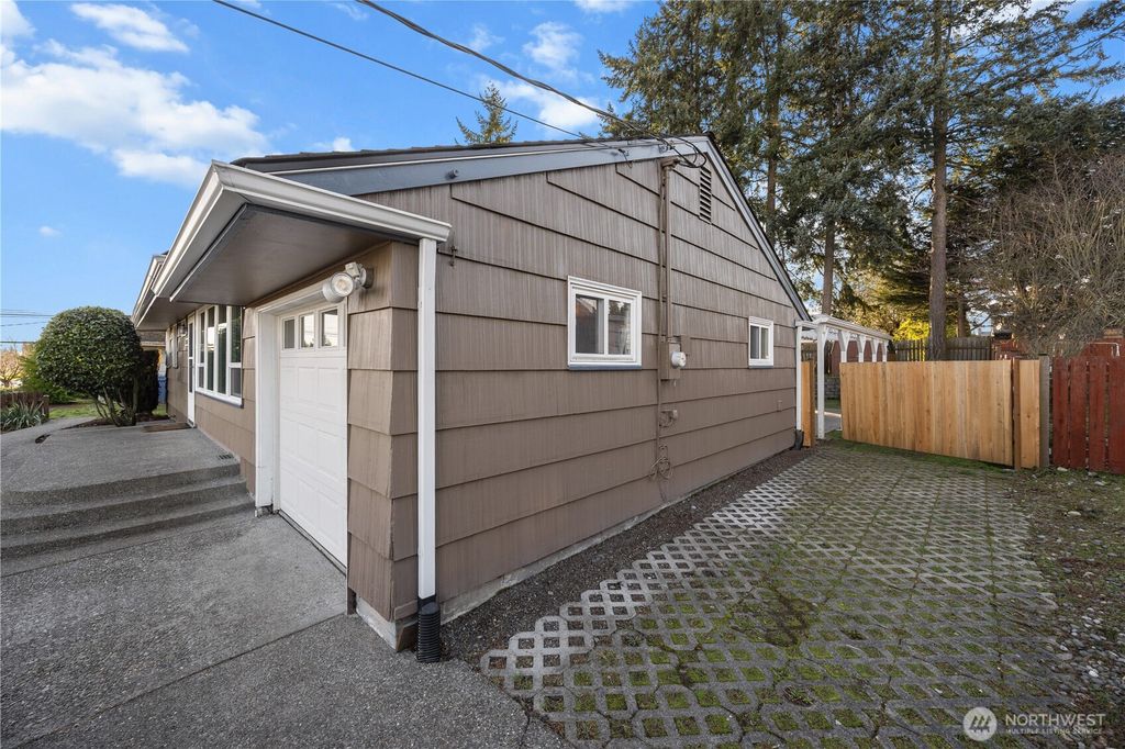 Photo of 2606 N Baltimore Street, Tacoma, WA 98407 (MLS # 2478325)
