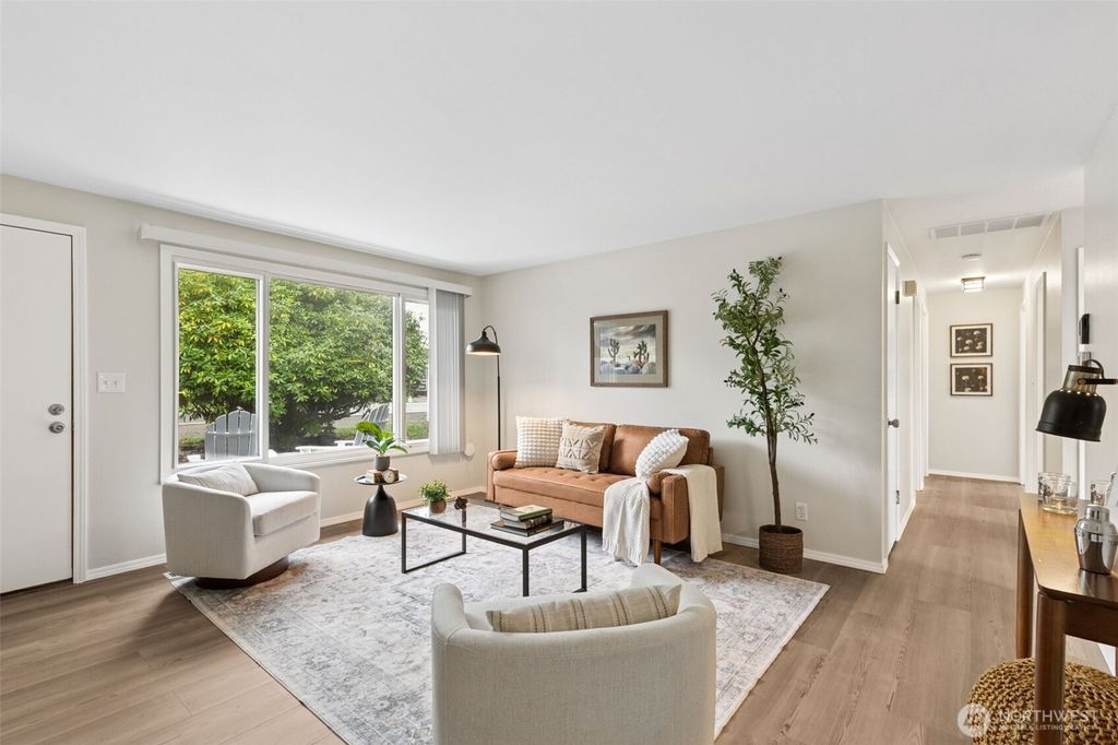 Photo of 18720 4th Avenue S, Burien, WA 98148 (MLS # 2470596)