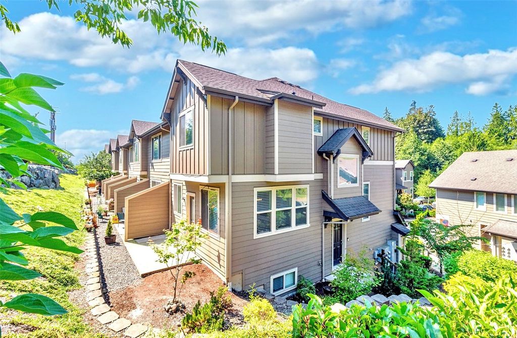 Photo of 1900 Weaver Road #L101, Snohomish, WA 98290 (MLS # 1976778)