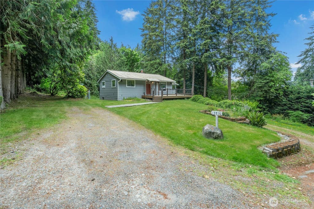 Photo of 13816 NE 137th Street, Kirkland, WA 98034 (MLS # 2571263)