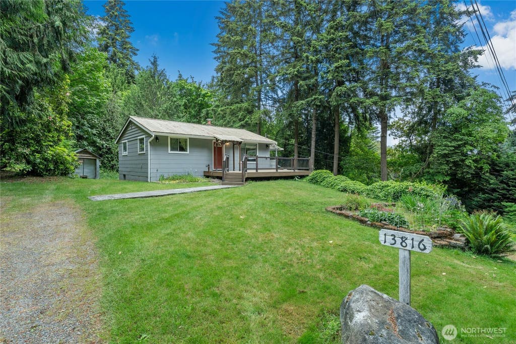 Photo of 13816 NE 137th Street, Kirkland, WA 98034 (MLS # 2571263)