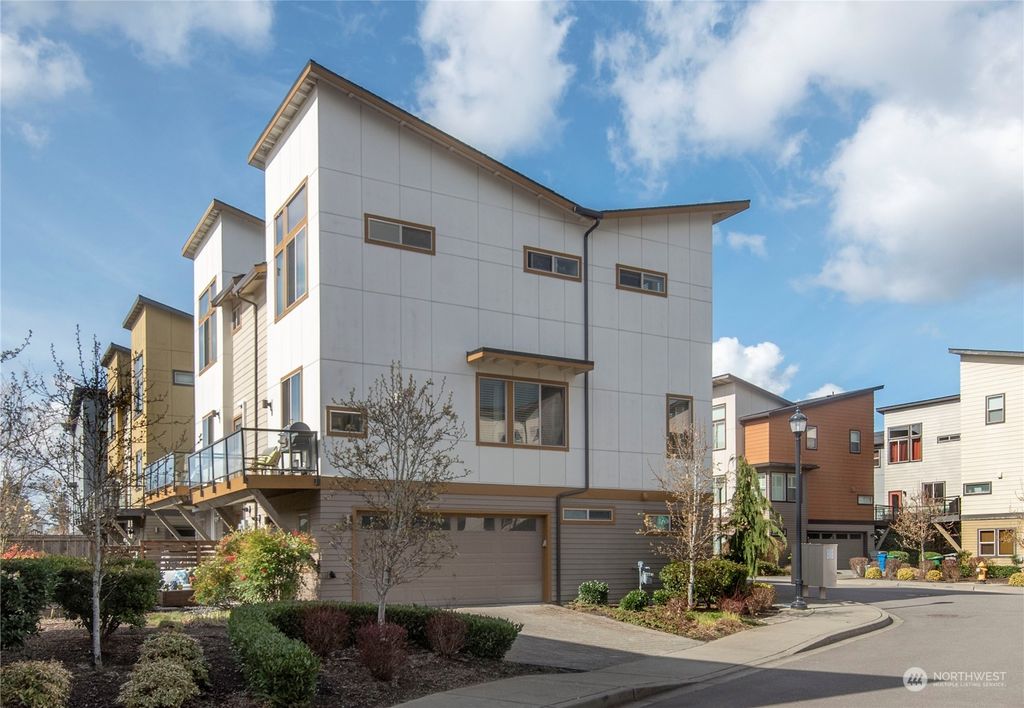 Photo of 4525 NE 3rd Ln, Renton, WA 98059 (MLS # 2210412)