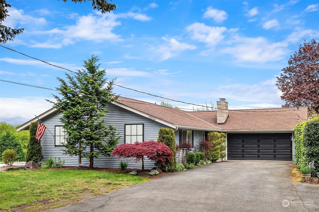 Photo of 15534 84th Avenue NE, Kenmore, WA 98028 (MLS # 2236766)