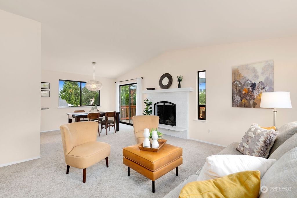 Photo of 506 S 17th Street, Renton, WA 98055 (MLS # 2275054)