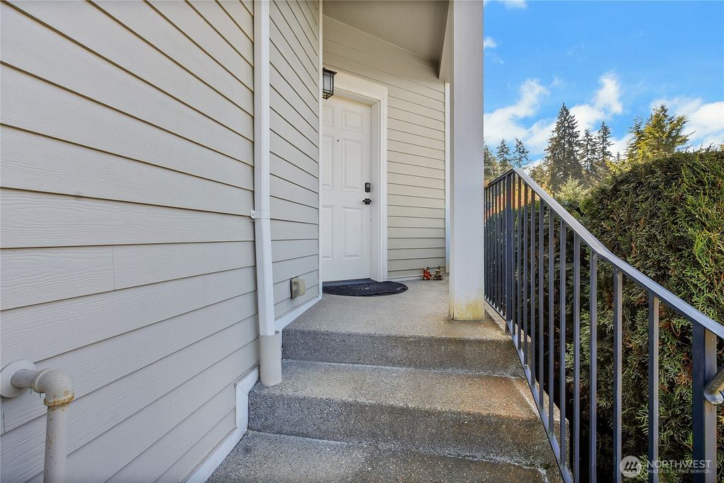 Photo of 21501 104th Street Ct E, Bonney Lake, WA 98391 (MLS # 2512847)