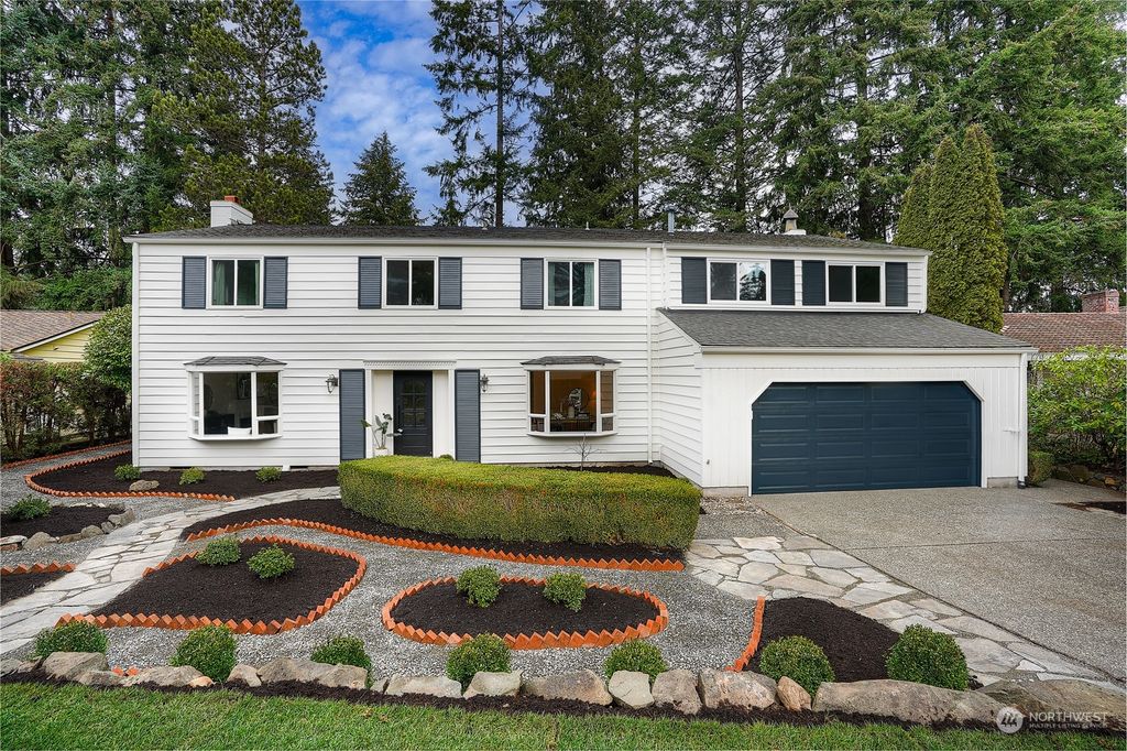 Photo of 32520 30th Avenue SW, Federal Way, WA 98023 (MLS # 2322149)