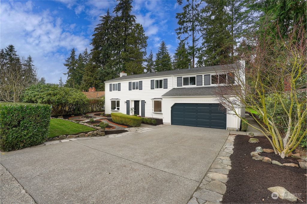 Photo of 32520 30th Avenue SW, Federal Way, WA 98023 (MLS # 2322149)