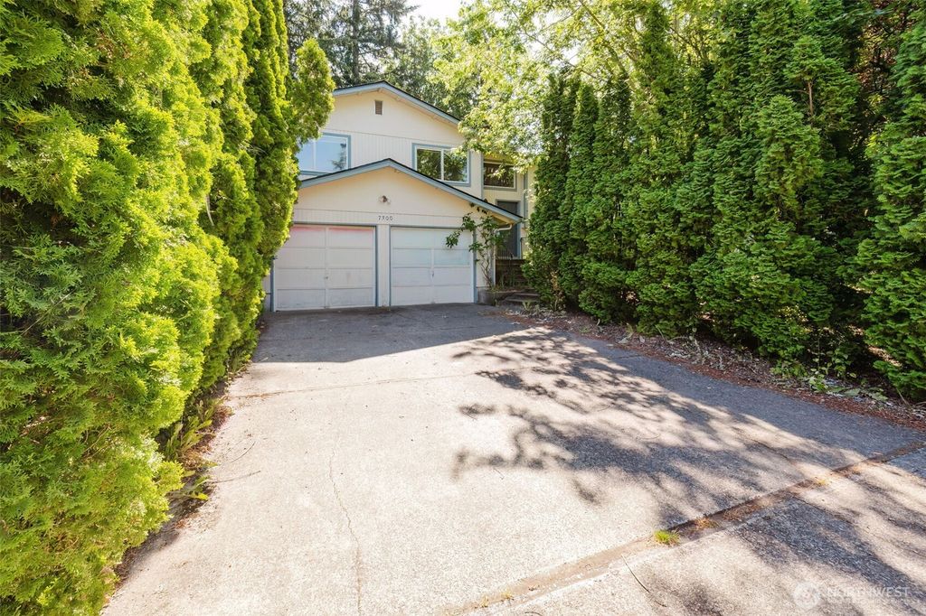 Photo of 7300 Trica Avenue NE, Bremerton, WA 98311 (MLS # 2546260)